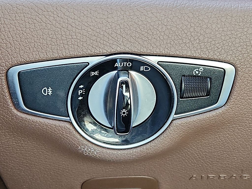 Thumbnail: 2019 Mercedes-Benz E-Class - 25