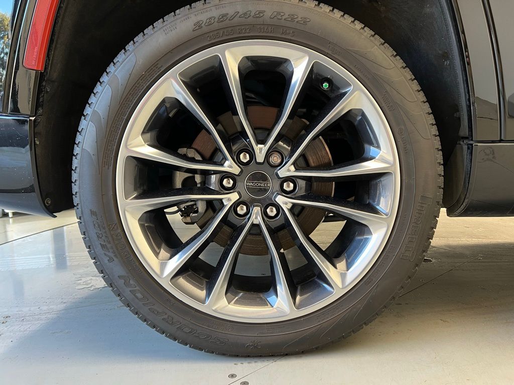 Thumbnail: 2023 Jeep Wagoneer - 24