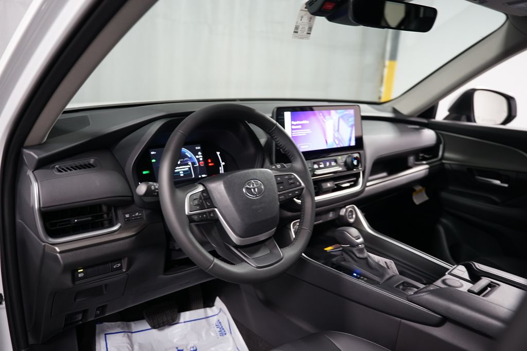 Thumbnail: 2025 Toyota Grand Highlander - 11