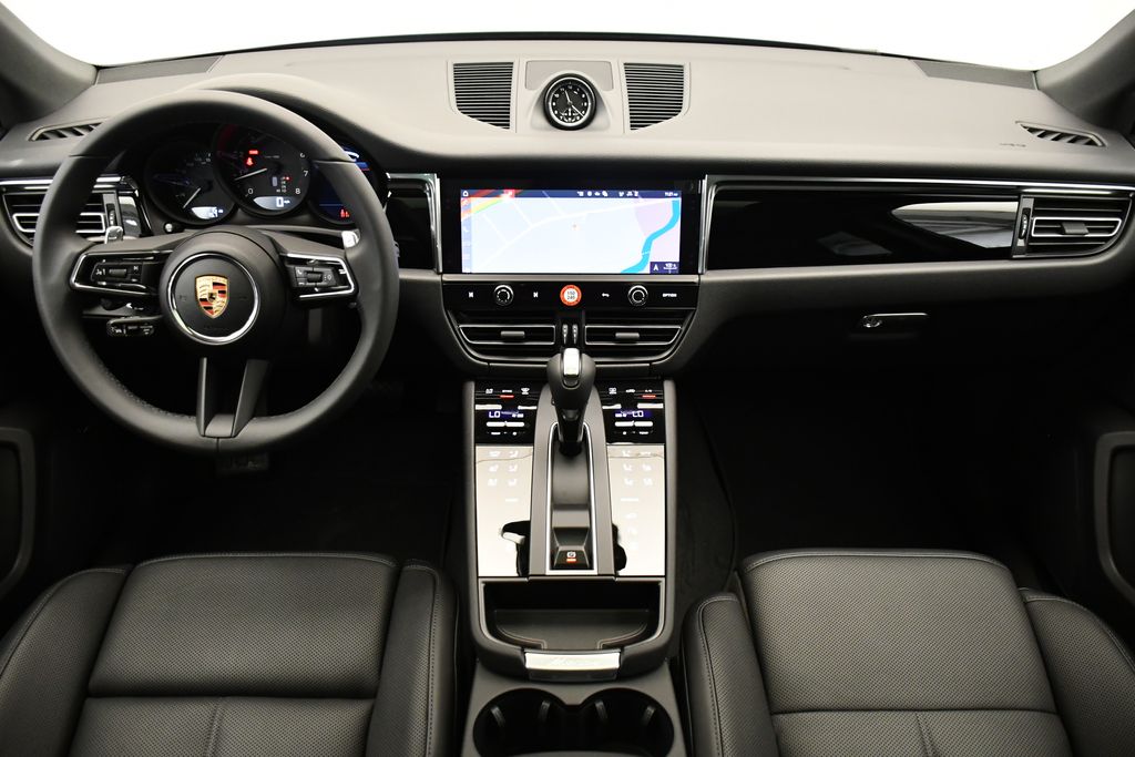 Thumbnail: 2025 Porsche Macan - 22