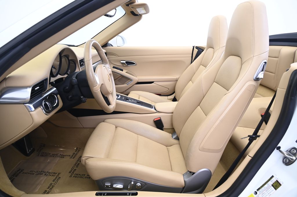 Thumbnail: 2015 Porsche 911 - 28