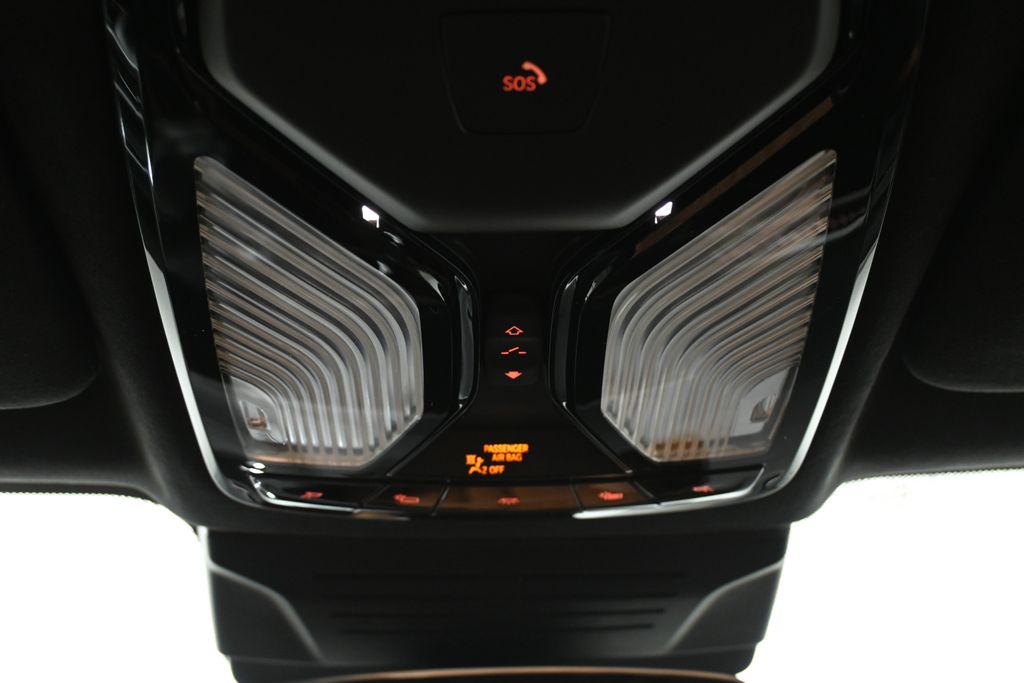 Thumbnail: 2026 BMW X7 - 21