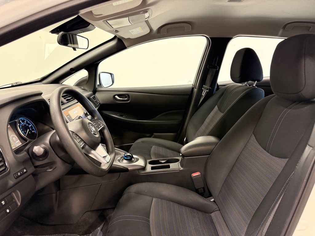 Thumbnail: 2022 Nissan Leaf - 12