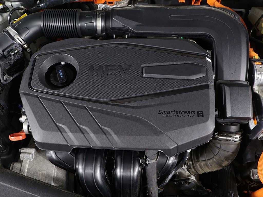 Certified Used 2025 Silver Hyundai SEL image 16