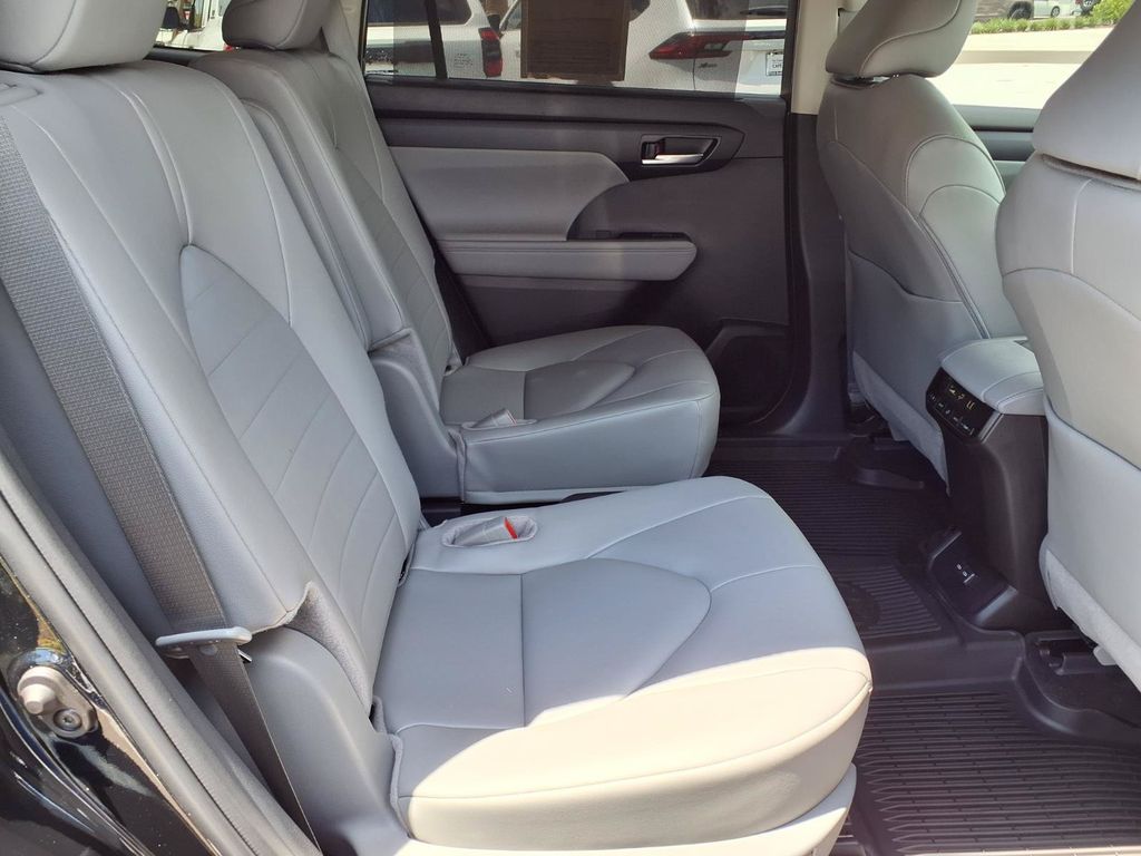 Used 2026 Toyota Highlander SUV