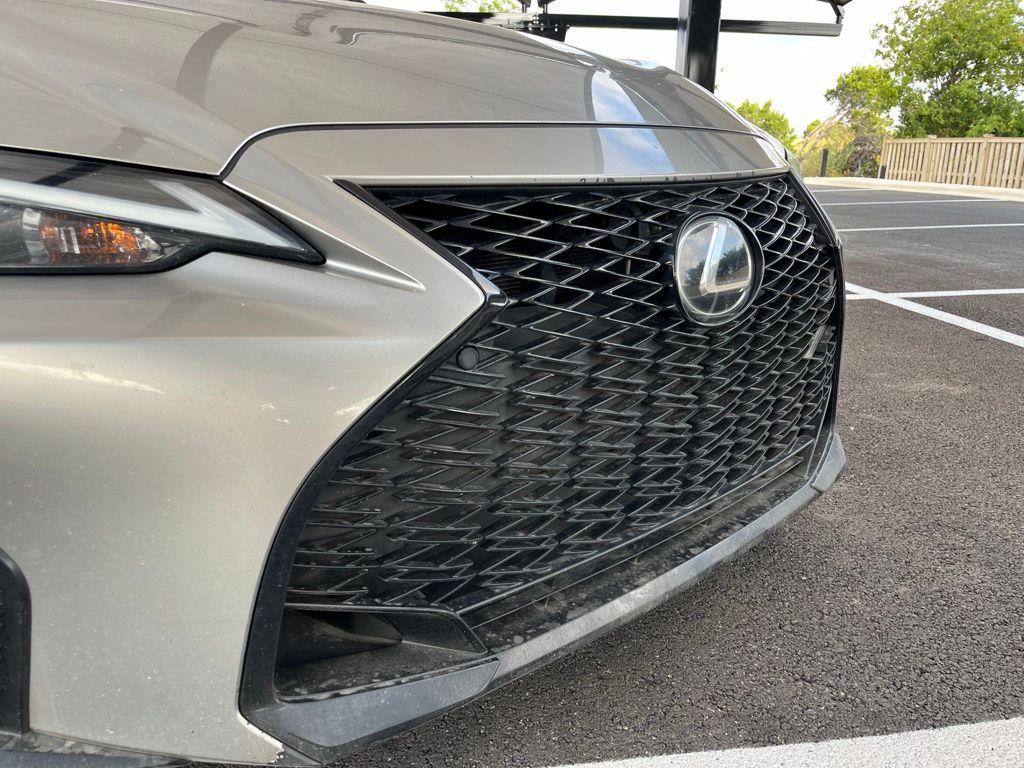 Thumbnail: 2021 Lexus IS - 15