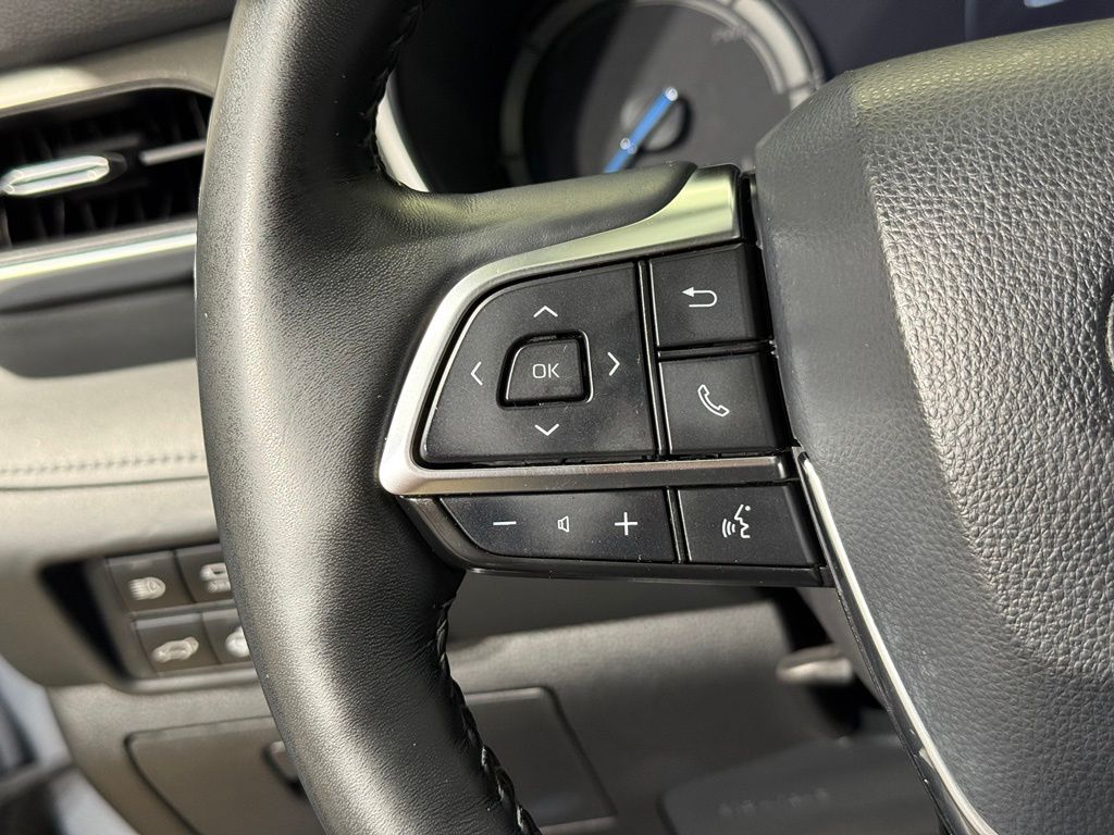 Thumbnail: 2021 Toyota Highlander - 27