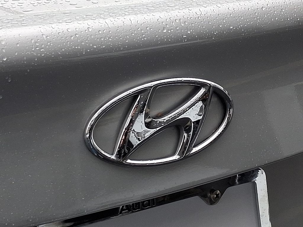 Thumbnail: 2013 Hyundai Elantra - 28