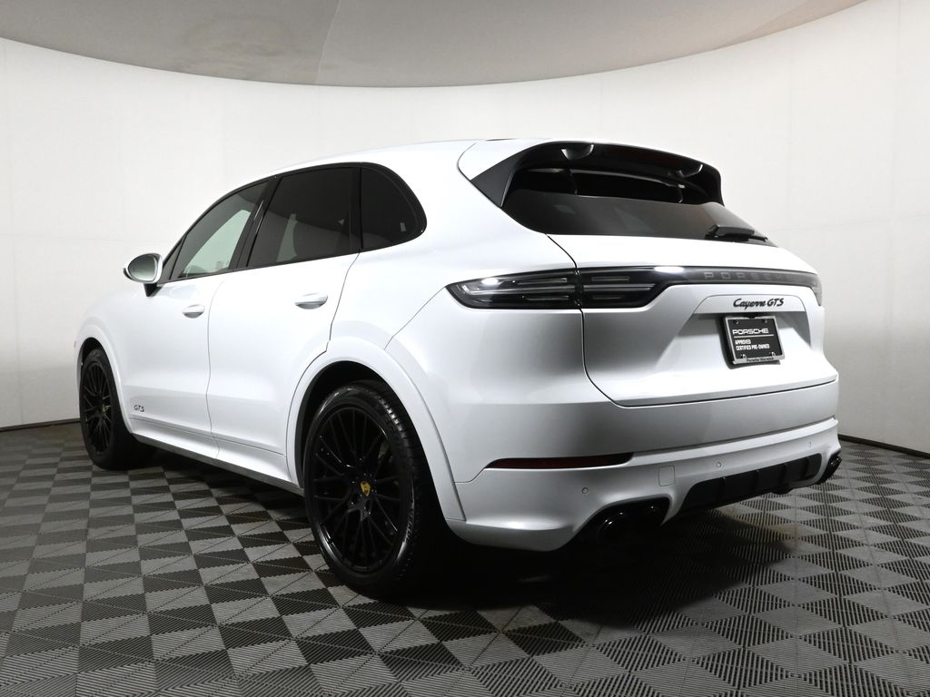 Thumbnail: 2022 Porsche Cayenne - 3
