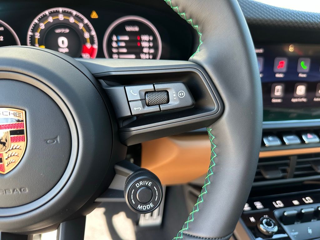 Thumbnail: 2026 Porsche 911 - 16