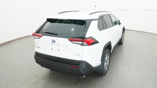 2024 Toyota RAV4 XLE 3