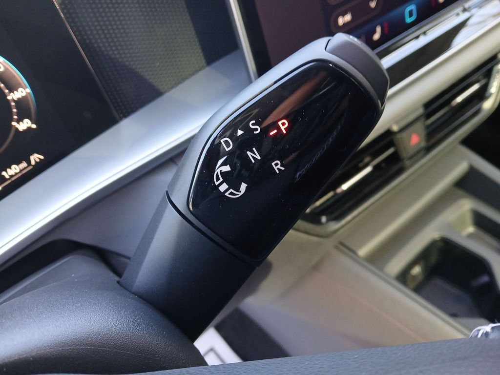 New 2026 White Volkswagen 2.0T SE image 23
