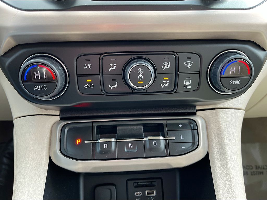 Used 2023 White GMC Denali image 16