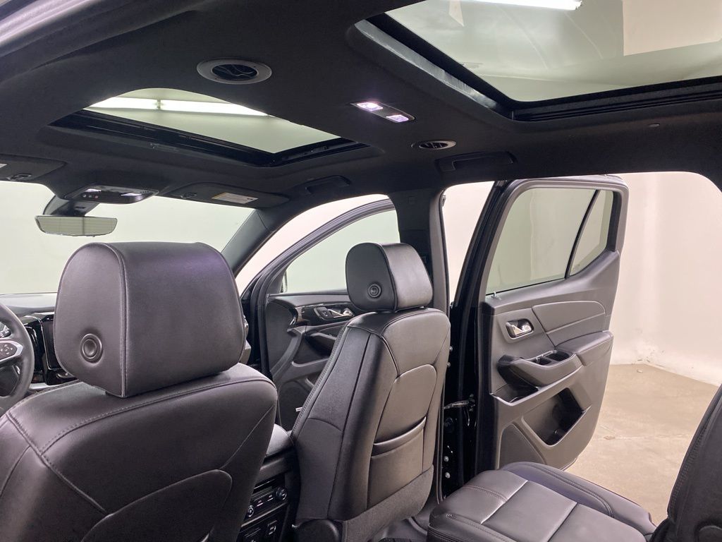 2023 Chevrolet Traverse RS photo
