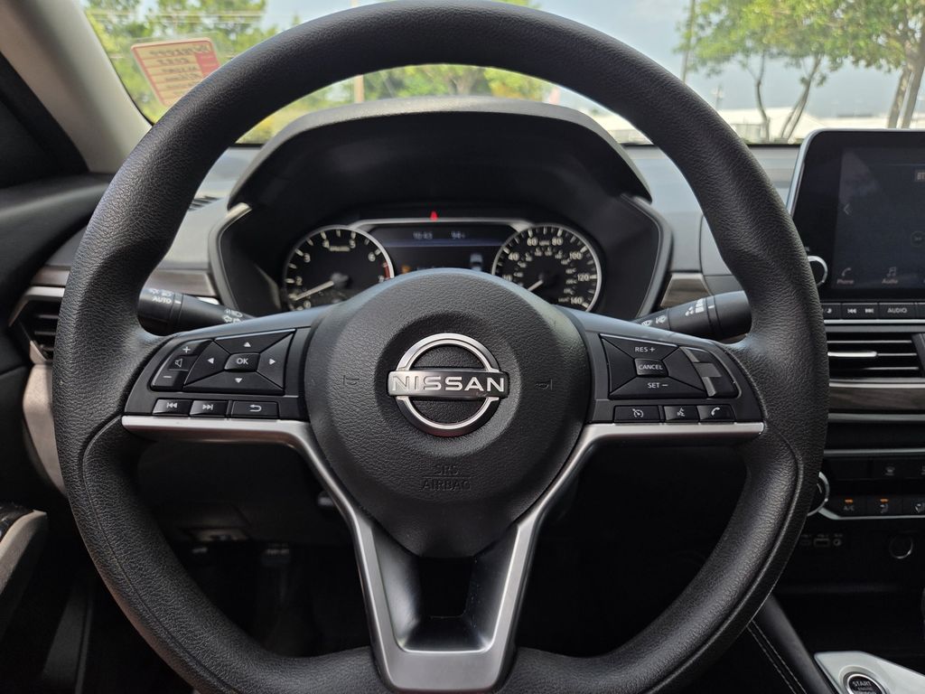 Used 2023 Nissan Altima Sedan