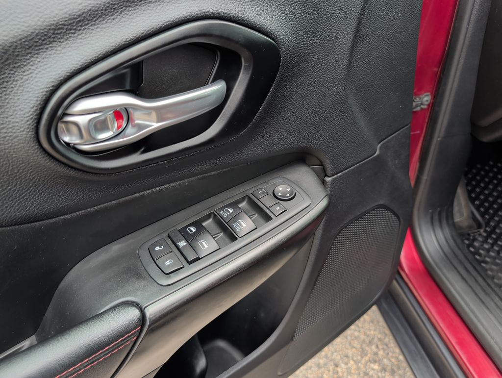 Used 2021 Jeep Cherokee SUV