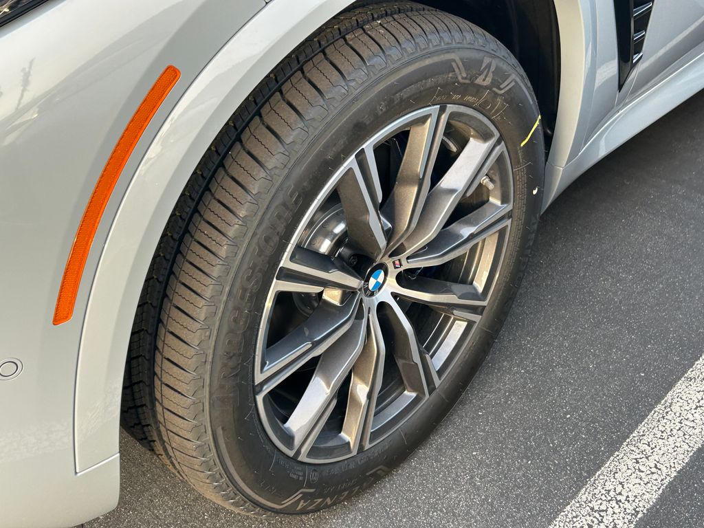 Thumbnail: 2026 BMW X5 - 3