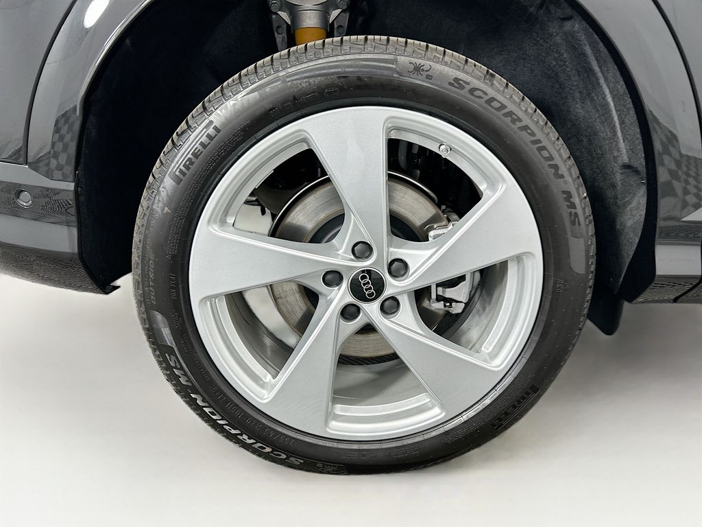 Thumbnail: 2025 Audi Q5 - 32