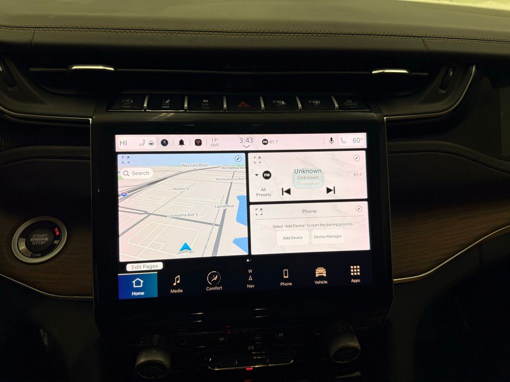 Thumbnail: 2022 Jeep Grand Cherokee - 16