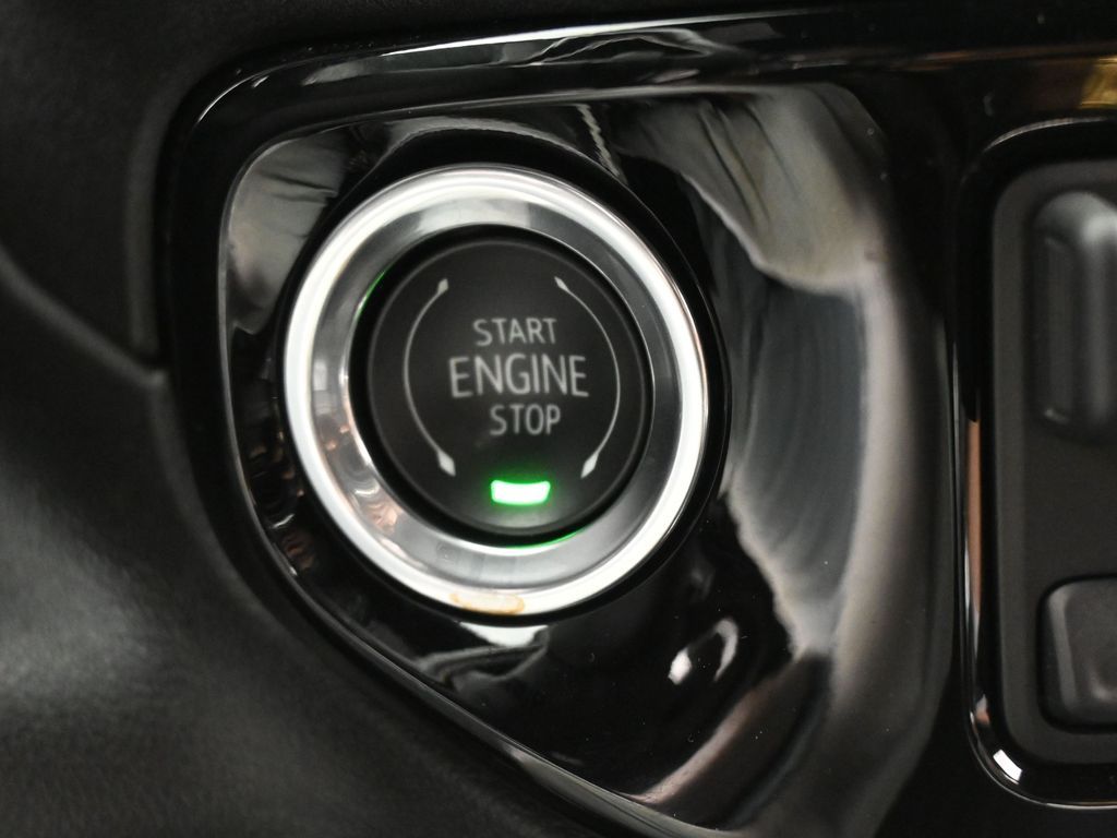 Used 2025 Black Chevrolet High Country image 31