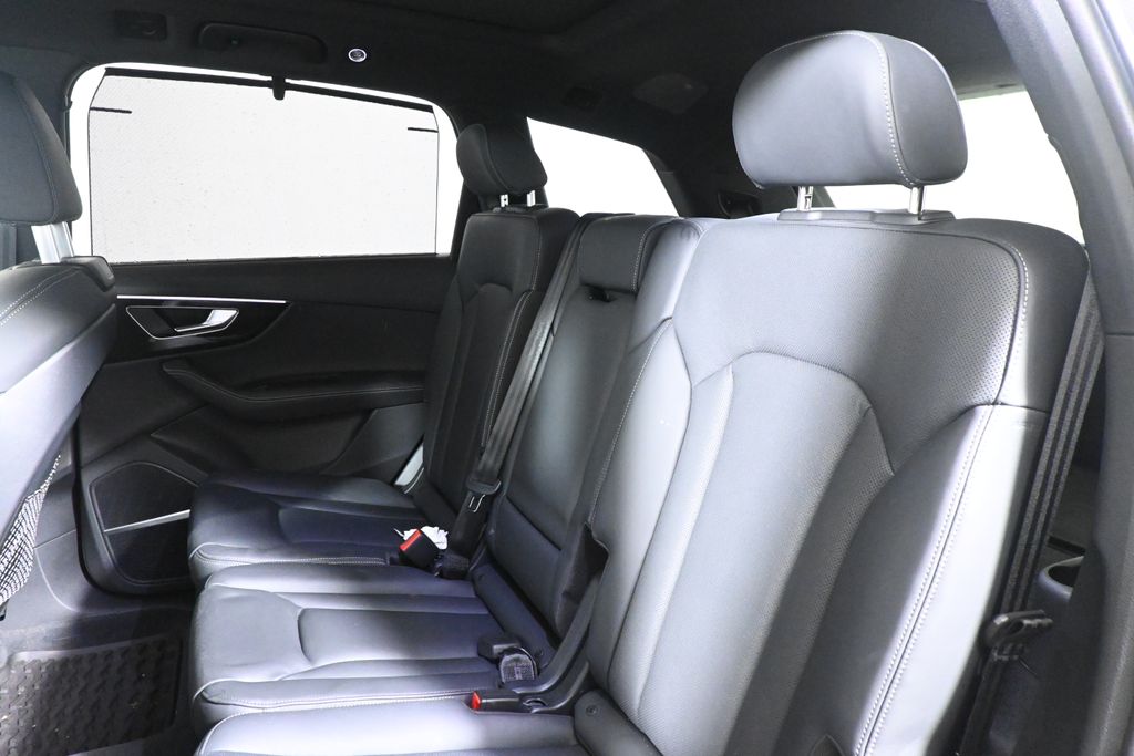 Thumbnail: 2025 Audi Q7 - 4