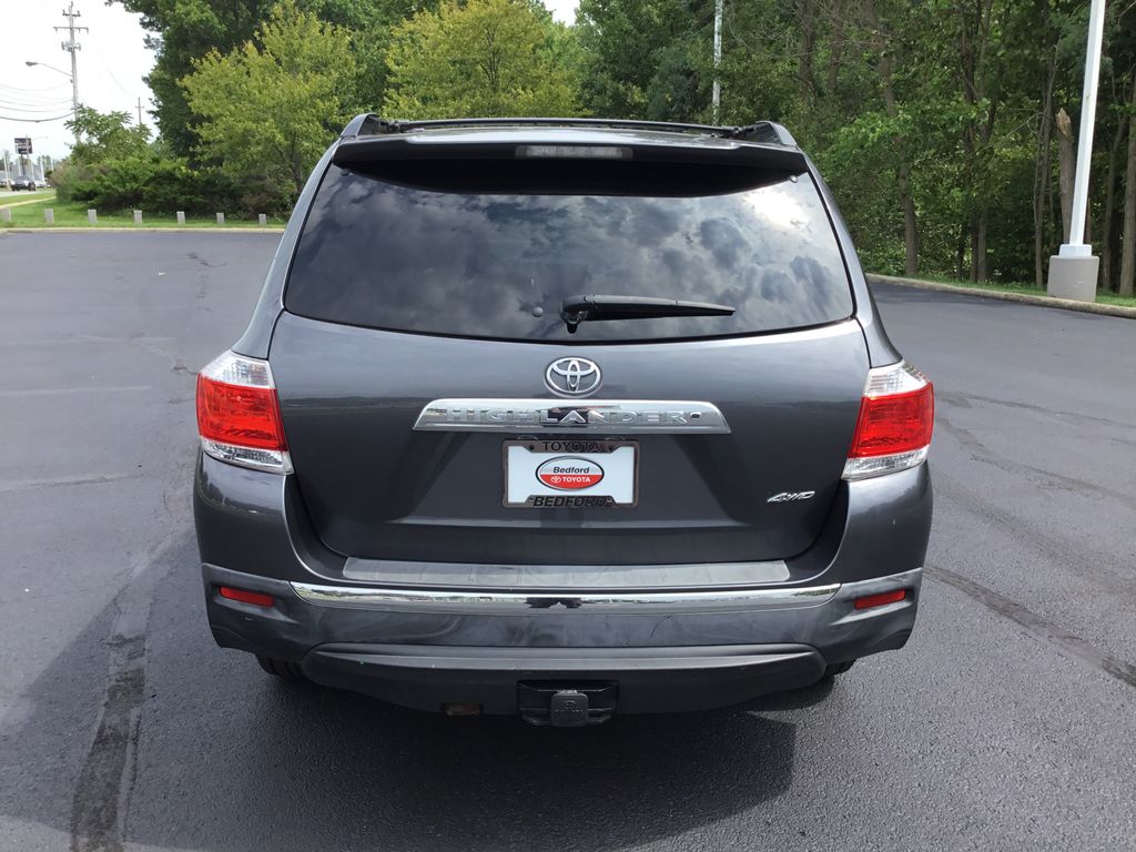 Thumbnail: 2013 Toyota Highlander - 4