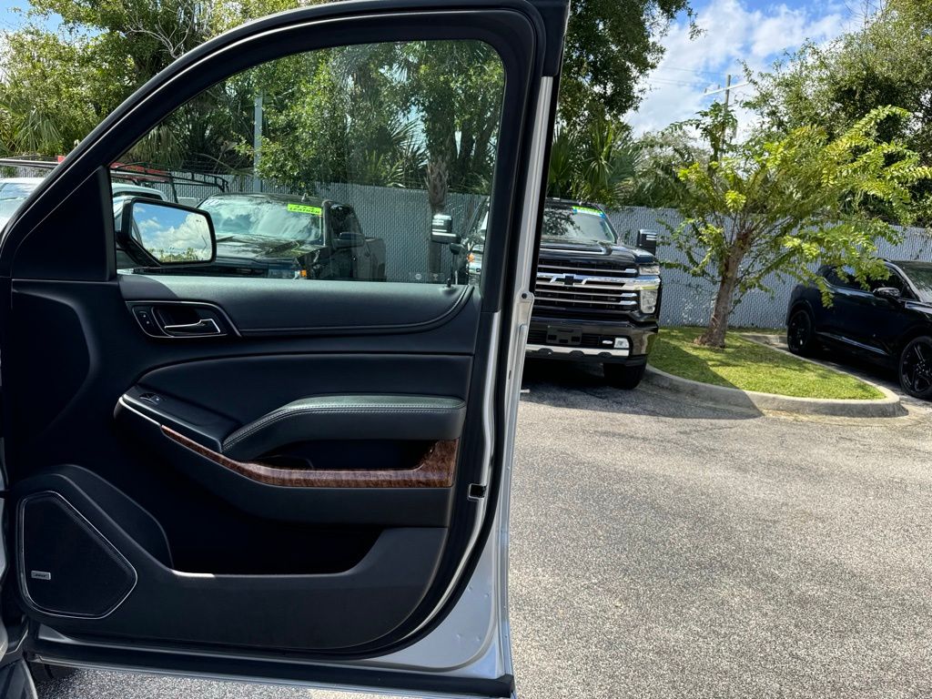 2020 Chevrolet Suburban Premier 31