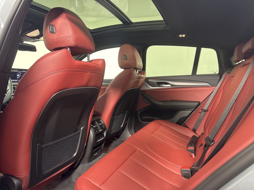 Thumbnail: 2024 BMW X4 - 10