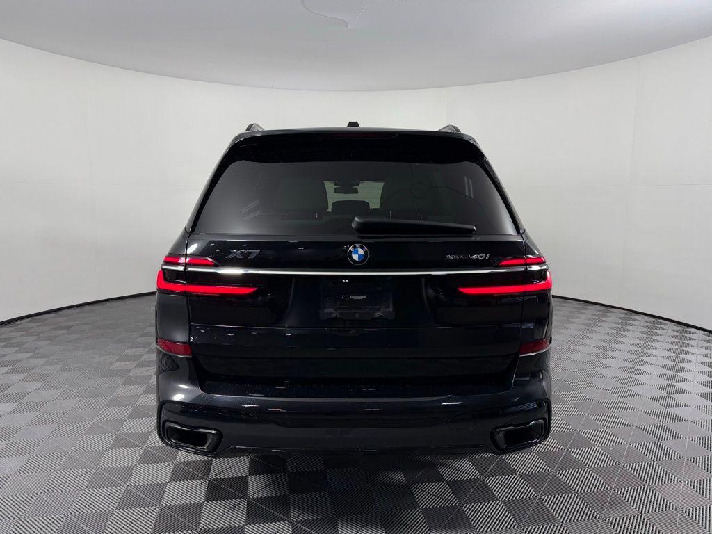 Thumbnail: 2023 BMW X7 - 6