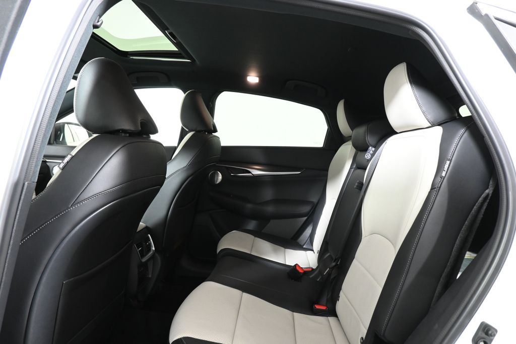 Thumbnail: 2025 INFINITI QX55 - 26