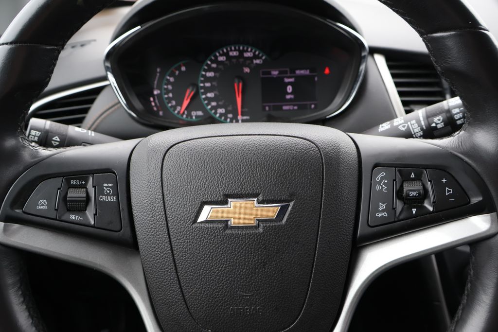 Thumbnail: 2019 Chevrolet Trax - 17