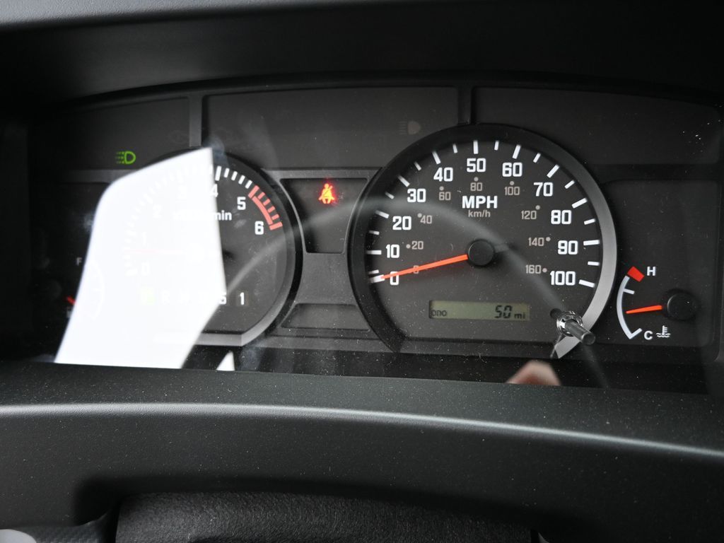 2025 Isuzu NPR HD 