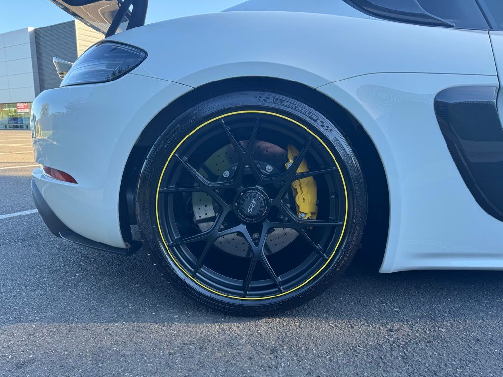 2024 Porsche 718 Cayman GT4 RS 15