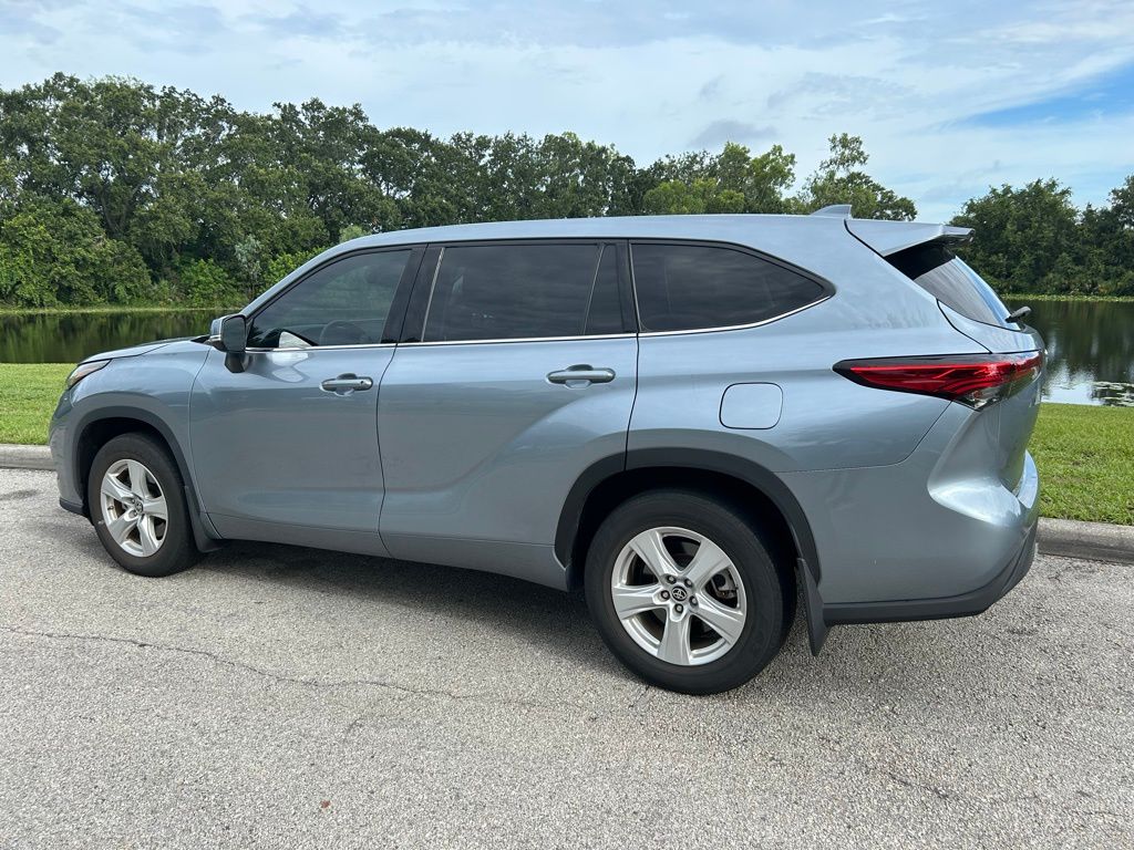 Thumbnail: 2020 Toyota Highlander - 3