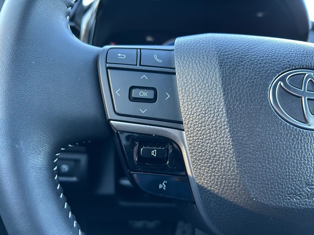 Thumbnail: 2025 Toyota Camry - 20