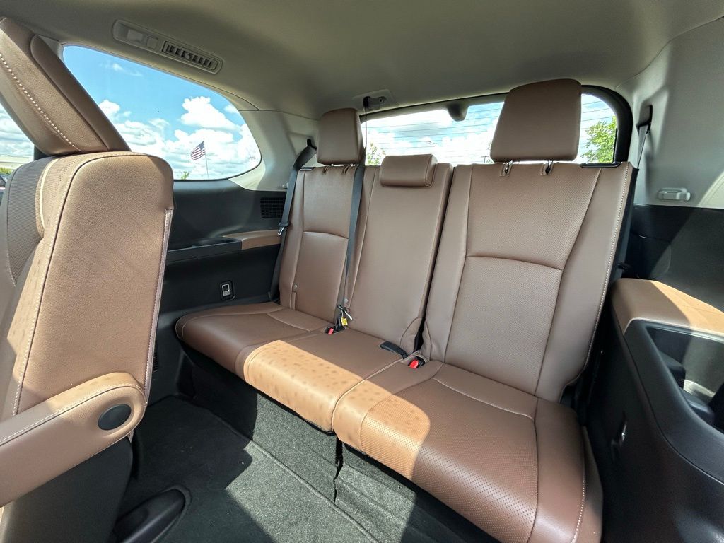 2024 Toyota Grand Highlander Platinum 8