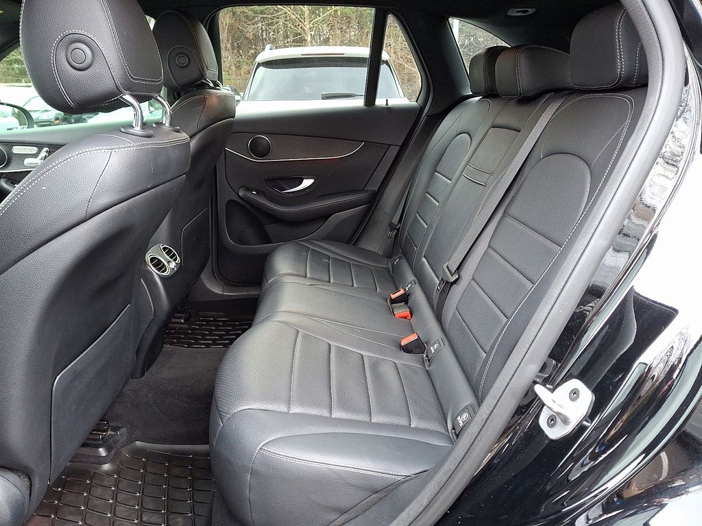 Thumbnail: 2022 Mercedes-Benz GLC - 10