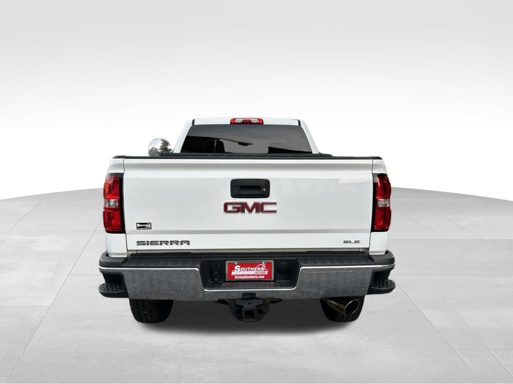 Used 2015 White GMC SLE image 4