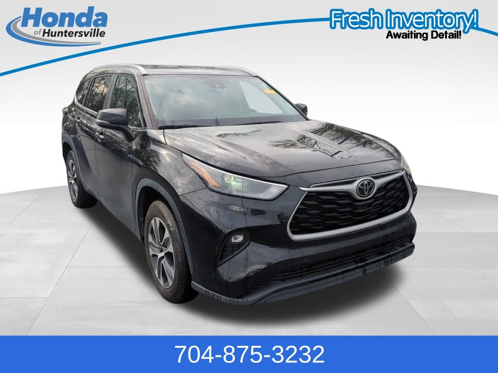 2023 Toyota Highlander XLE FWD