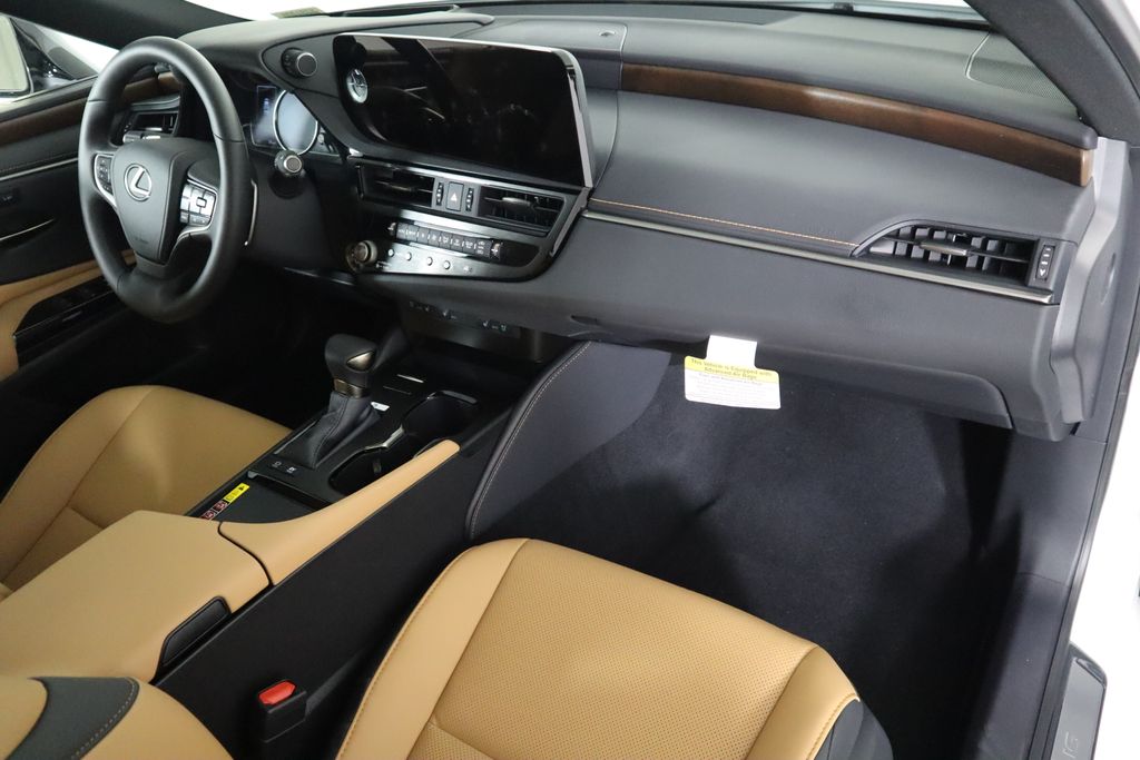 2025 Lexus ES Hybrid 300h 17