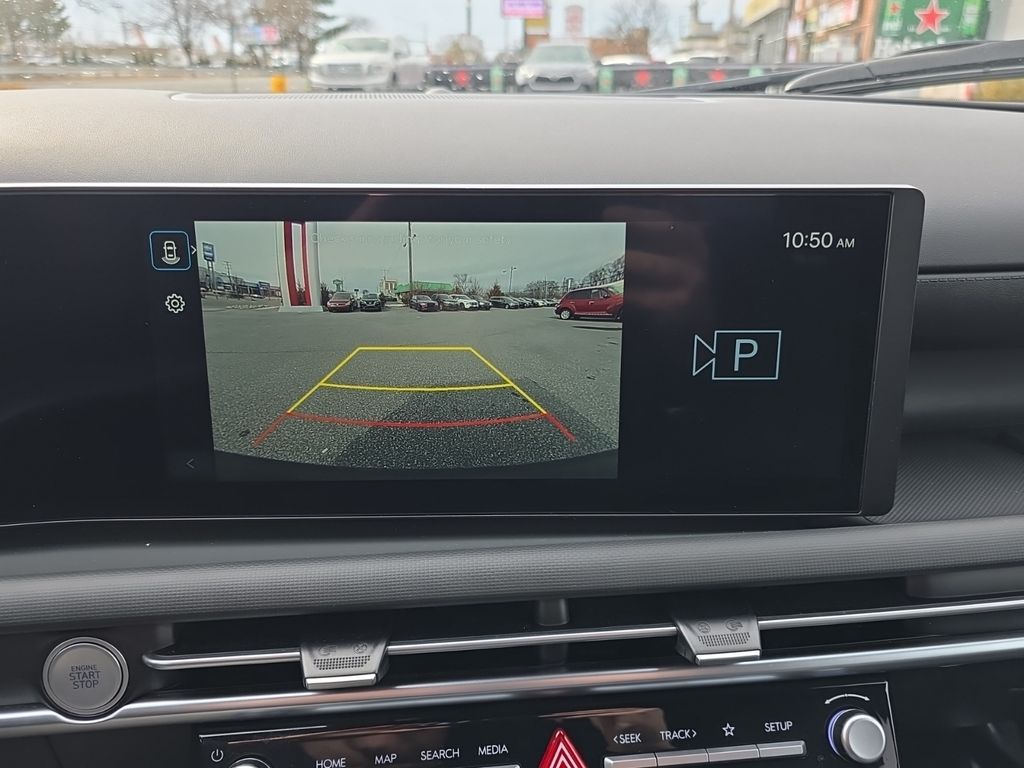 Used 2025 Green Hyundai SEL image 19
