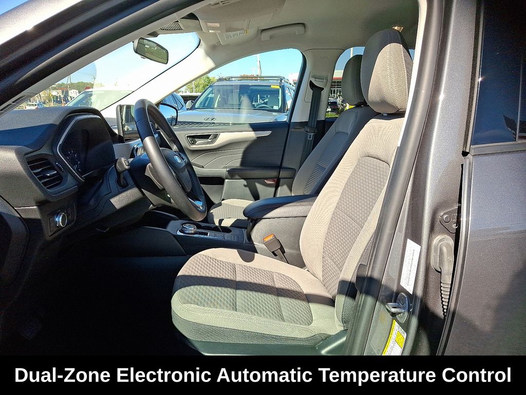 Thumbnail: 2022 Ford Escape - 15