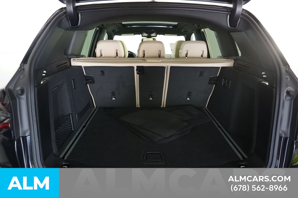 Used 2022 Black BMW sDrive30i image 20