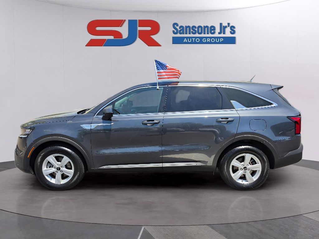2023 Kia Sorento LX AT's photo
