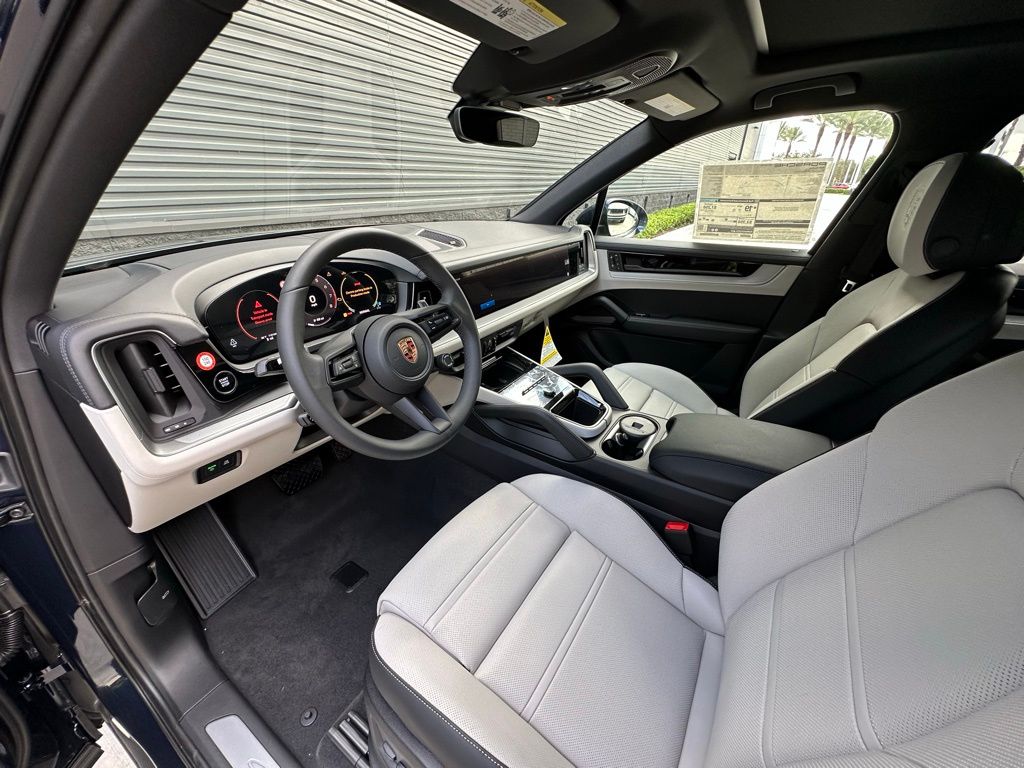 Thumbnail: 2025 Porsche Cayenne - 4
