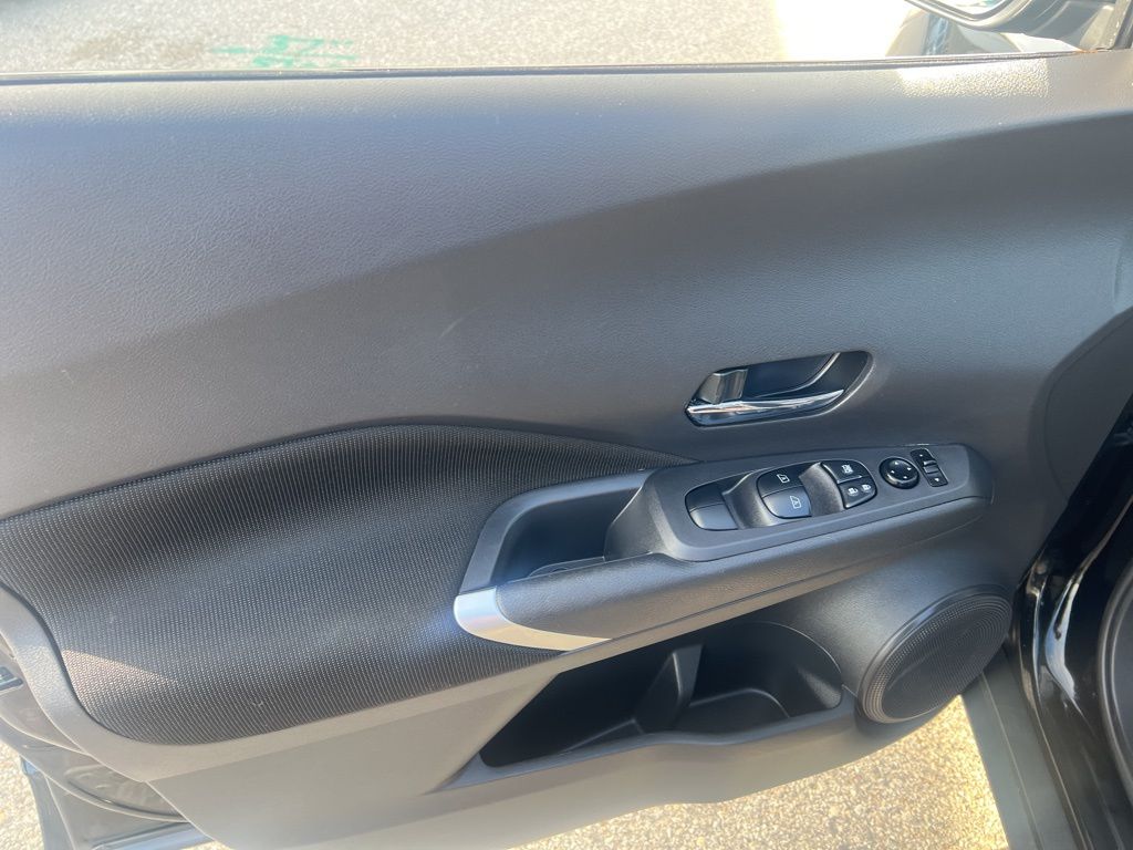 2022 Nissan Kicks SV photo
