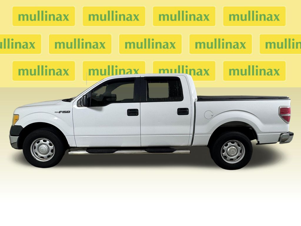 Used 2010 White Ford XL image 8