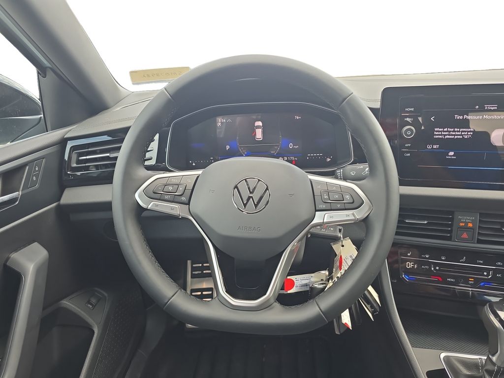 2025 Volkswagen Jetta 1.5T Sport photo