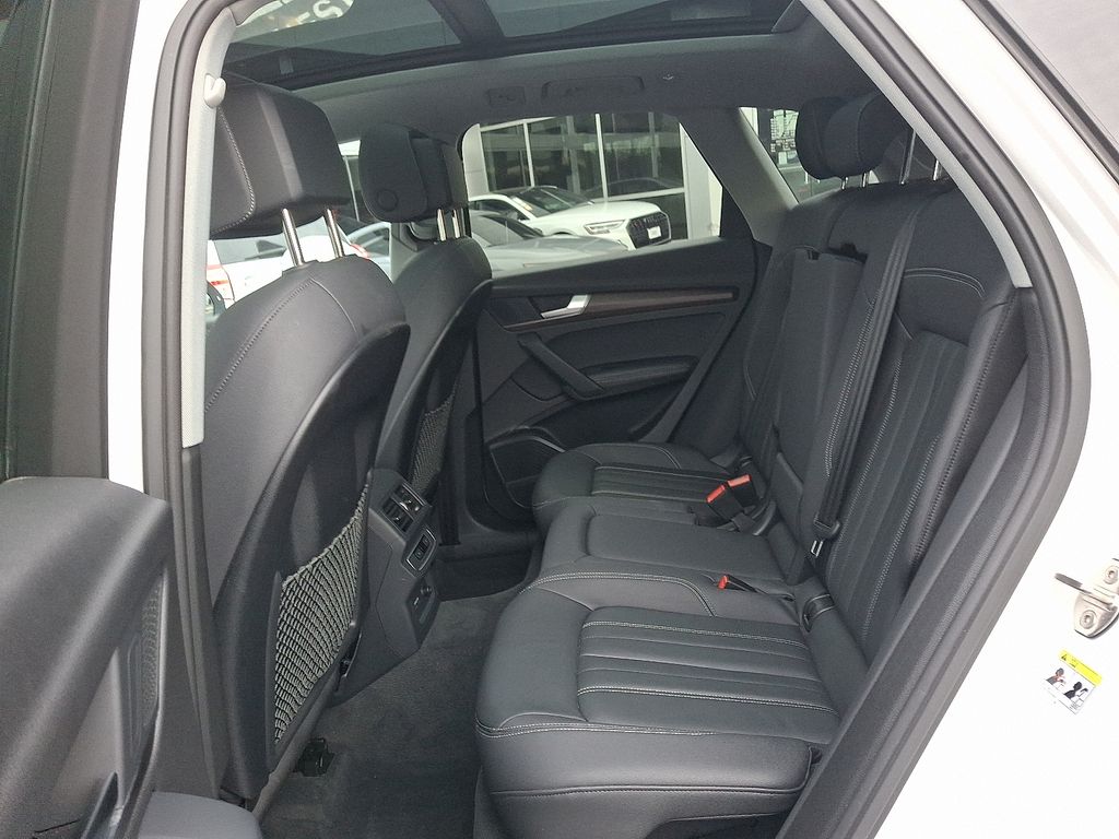 Thumbnail: 2023 Audi Q5 - 10