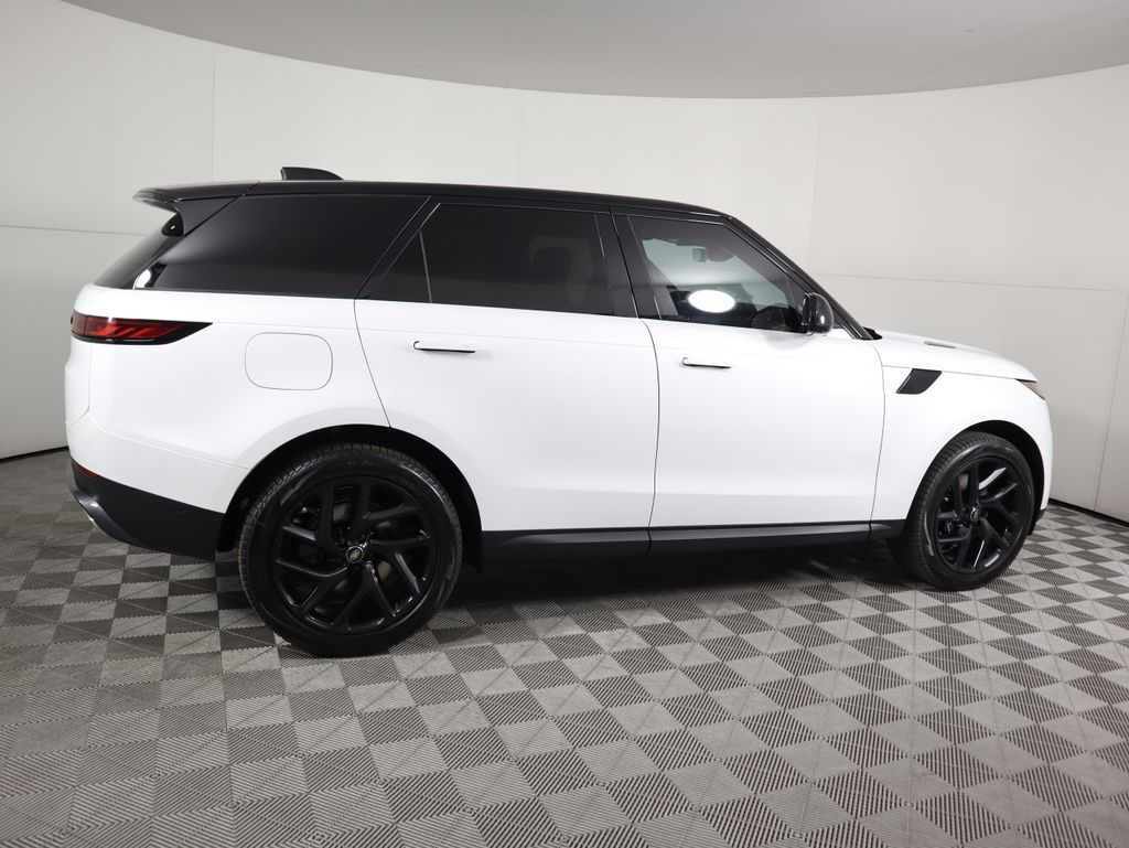 Thumbnail: 2025 Land Rover Range Rover Sport - 4